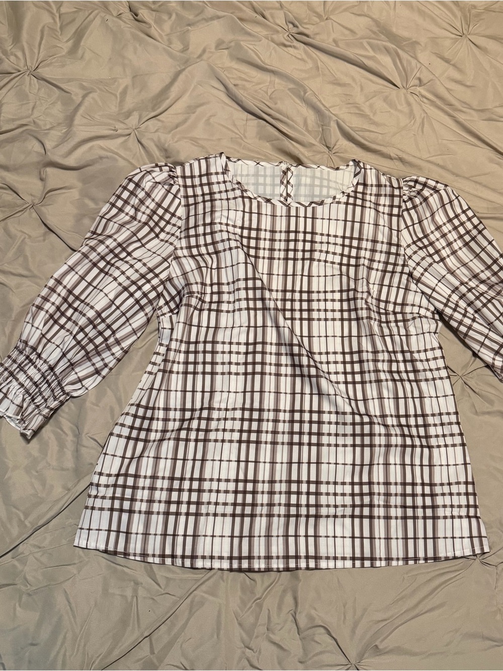 Plaid Puff-Sleeve Blouse in White and Brown
